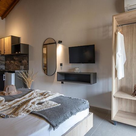 Erifili At Sarti Beach Apartments & Studios 外观 照片