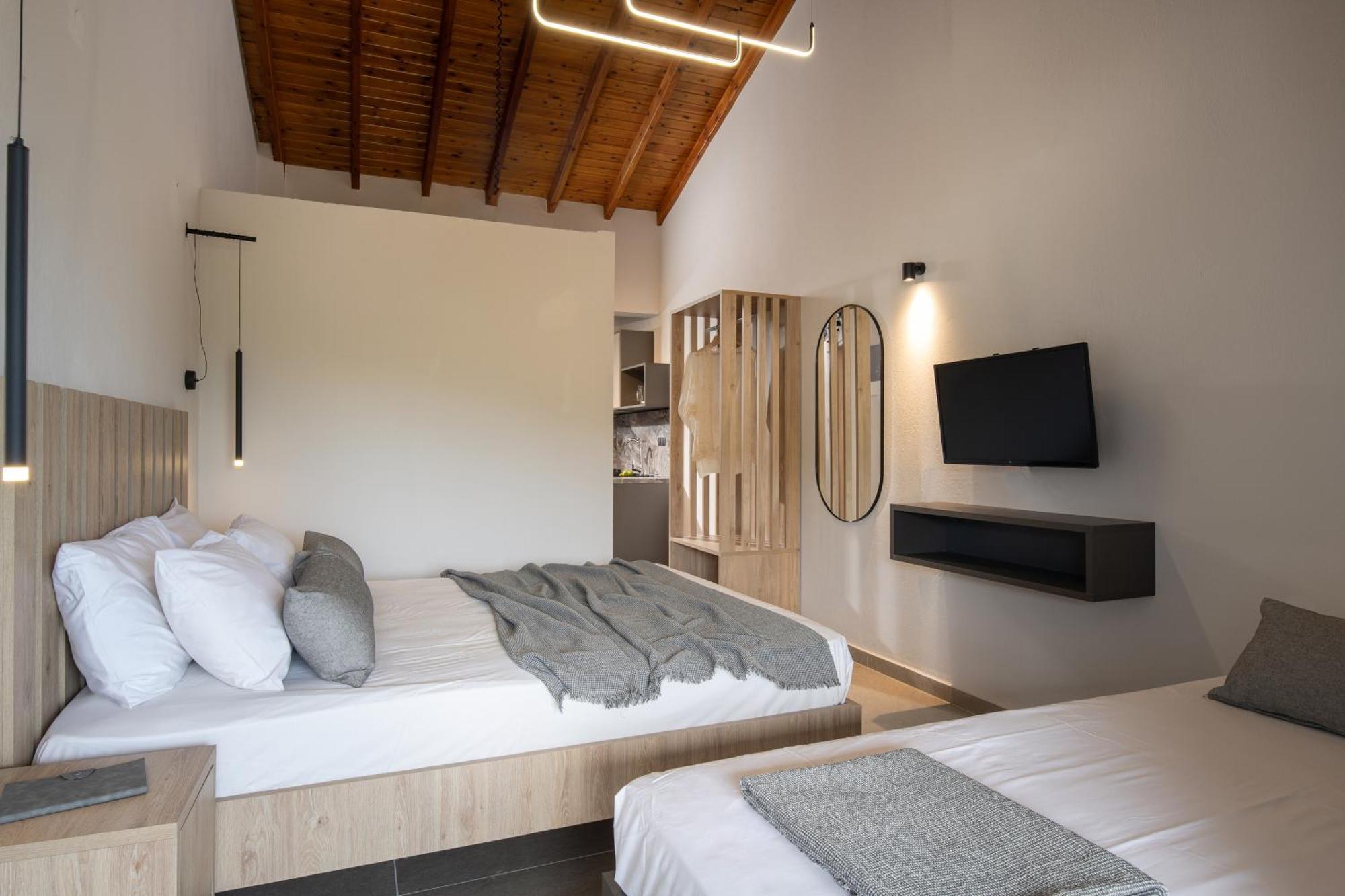 Erifili At Sarti Beach Apartments & Studios 外观 照片