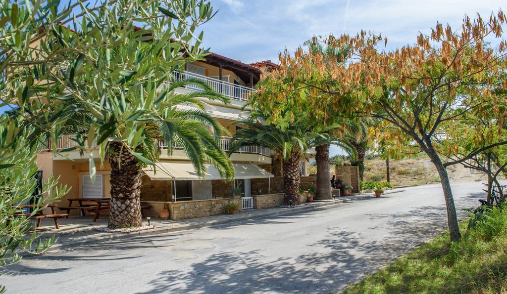 Erifili At Sarti Beach Apartments & Studios 外观 照片